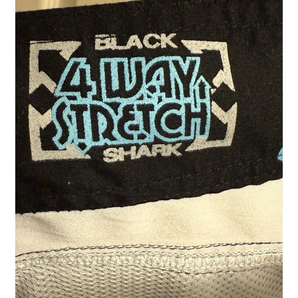 Maui‎ and Sons Retro Boardshorts Men's 38 4 Way Stretch Black Shark Surf